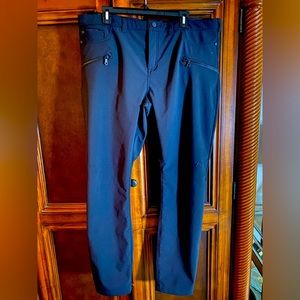 Burton skinny snow pants black size xl. EUC. Worn once.